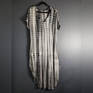 Black and White Tie-Dye Maxi Dress